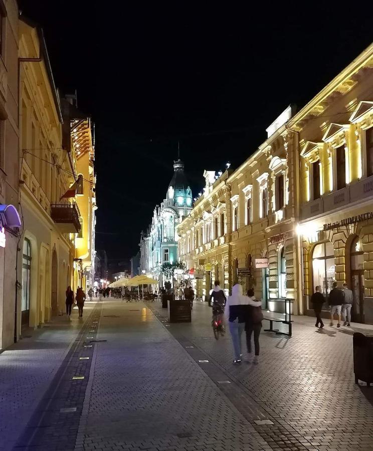 Apartamento Spiegel Center Oradea Exterior foto