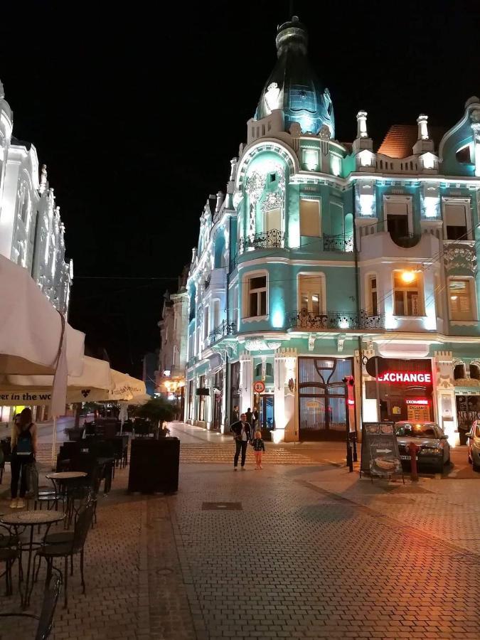 Apartamento Spiegel Center Oradea Exterior foto