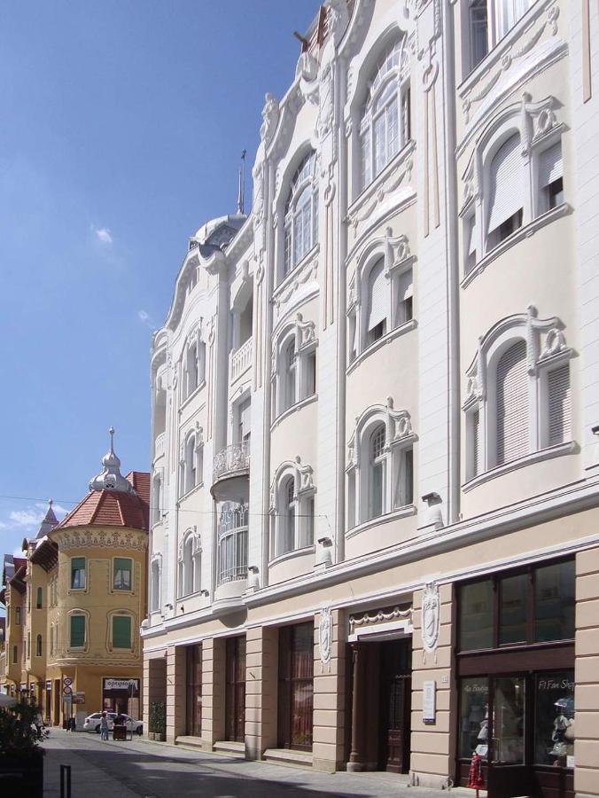 Apartamento Spiegel Center Oradea Exterior foto